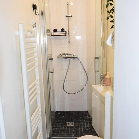 Quiet Tiny Apartment Versailles Buitenkant foto