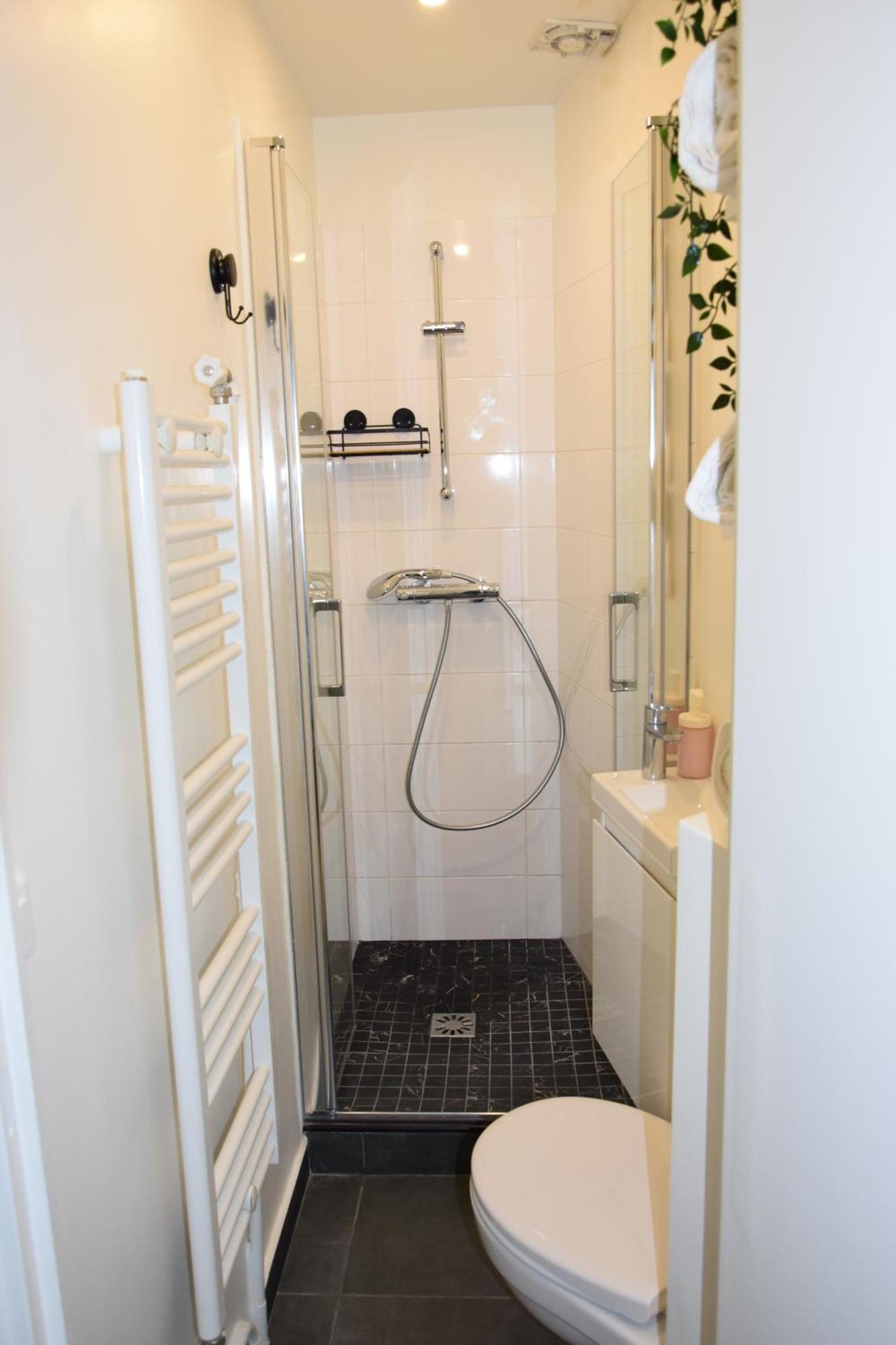 Quiet Tiny Apartment Versailles